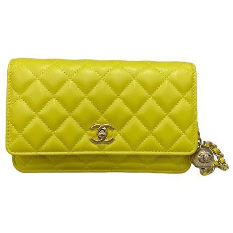 borsa gialla chanel|moda chanel borse.